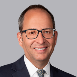 Daniel Kahl headshot