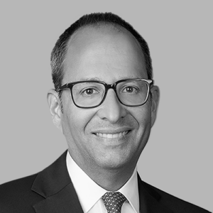 Daniel Kahl headshot